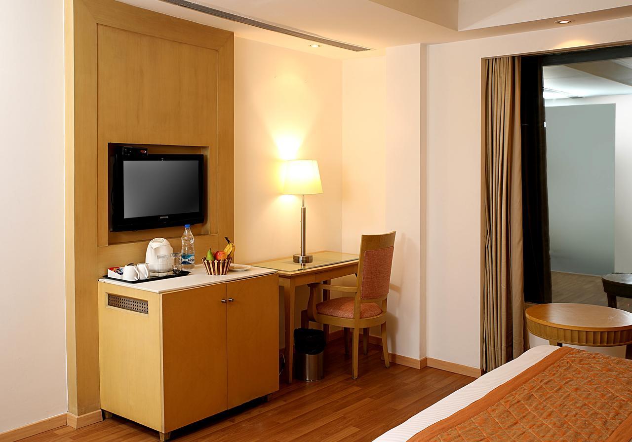 Inde Hotel Vista Woods Huda City Centre, Gurgaon Ngoại thất bức ảnh
