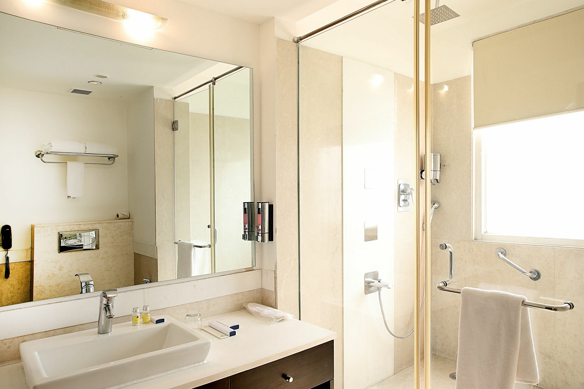 Inde Hotel Vista Woods Huda City Centre, Gurgaon Ngoại thất bức ảnh